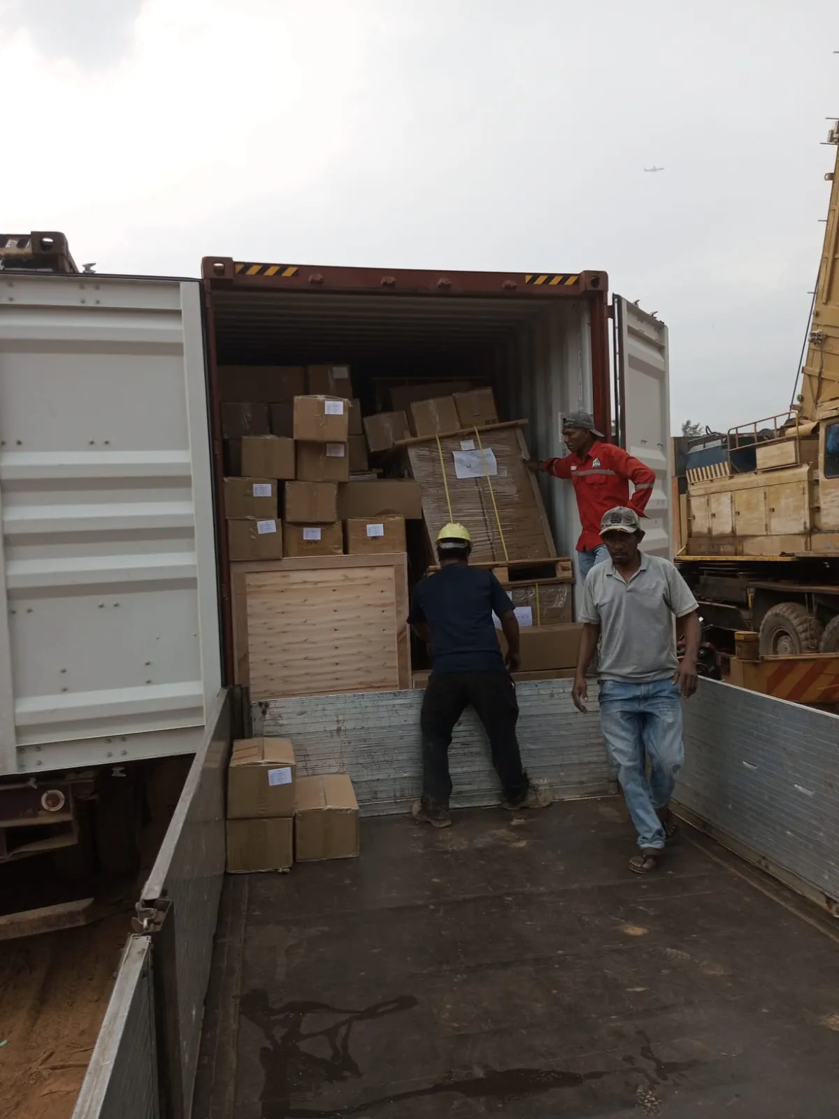 CHINA TO BATAM FCL 2X40FT (CARGO STUFF) PORT TO DOOR